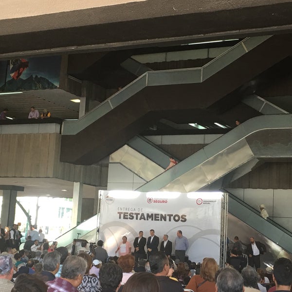 Foto tomada en Palacio Municipal de Monterrey  por Dr Ignacio G. el 11/28/2016
