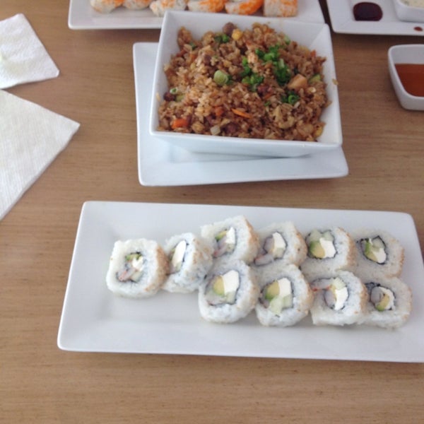 Foto diambil di Sensei Sushi Bar oleh Adolfo O. pada 4/13/2014