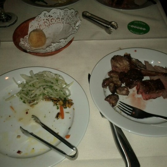 11/13/2012 tarihinde Erik U.ziyaretçi tarafından Libra Brazilian Steakhouse'de çekilen fotoğraf