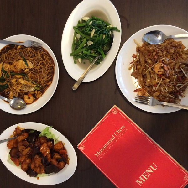 รูปภาพถ่ายที่ Mohammad Chow Chinese Muslim Kitchen โดย Bahar K. เมื่อ 8/11/2015