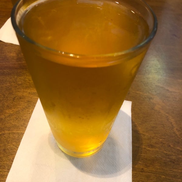 Photo taken at M.L.Rose Craft Beer &amp; Burgers by Eric L. on 5/31/2019