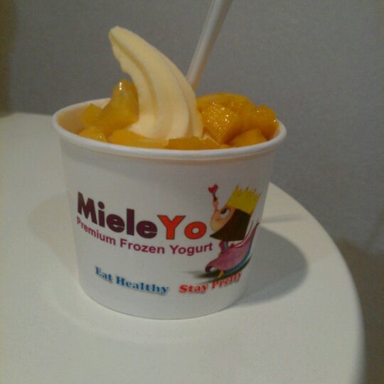 Das Foto wurde bei Mieleyo Premium Frozen Yogurt von 💟Chia Wen🌸 am 10/21/2012 aufgenommen