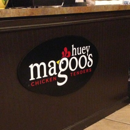 รูปภาพถ่ายที่ Huey Magoo&#39;s Chicken Tenders โดย Joel เมื่อ 11/15/2012