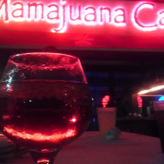 Foto tirada no(a) Mamajuana Cafe Queens por MS P. em 6/30/2013