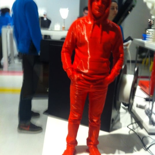 12/18/2012 tarihinde Dan B.ziyaretçi tarafından 3DEA: 3D Printing Pop Up Store'de çekilen fotoğraf