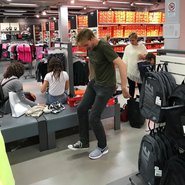 Nike serravalle outlet sale