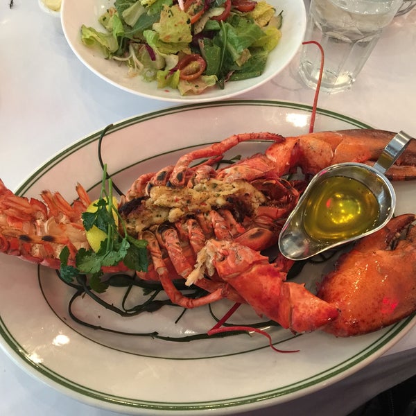 Снимок сделан в City Lobster &amp; Steak пользователем Andrey Z. 4/17/2015