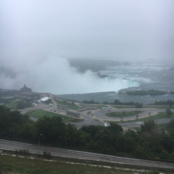 Foto diambil di Niagara Falls Marriott on the Falls oleh Terrence S. pada 8/27/2018