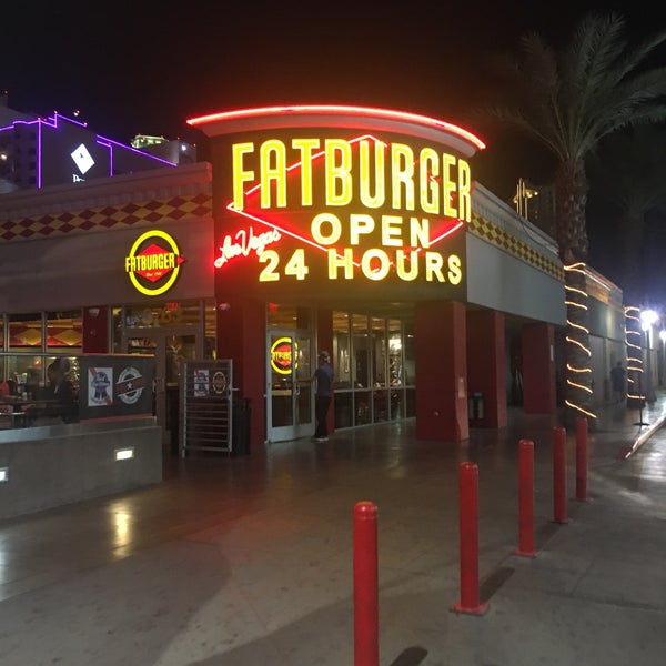 Photo taken at Fatburger by Terrence S. on 3/21/2017