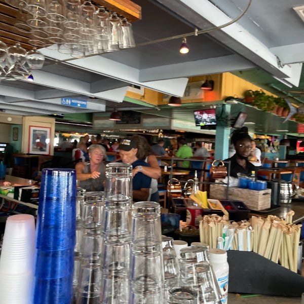 Foto tirada no(a) Aruba Beach Cafe por Michael B. em 9/28/2022