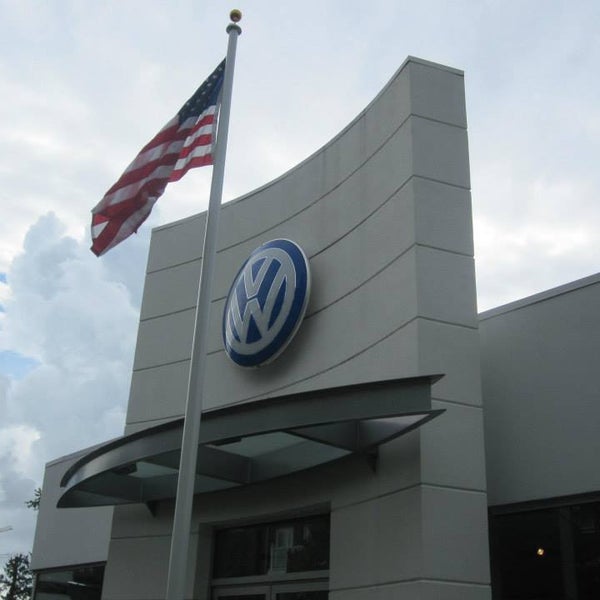 Снимок сделан в Prestige Volkswagen of Stamford пользователем Prestige Volkswagen of Stamford 2/24/2014