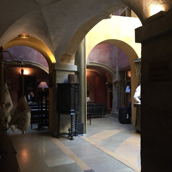 9/24/2017 tarihinde Huguette R.ziyaretçi tarafından Hôtel Cour des Loges'de çekilen fotoğraf