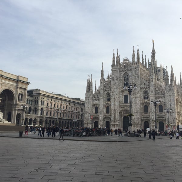 Das Foto wurde bei Piazza del Duomo von Huguette R. am 10/29/2017 aufgenommen