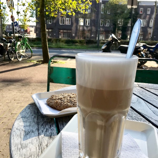 10/5/2018 tarihinde Emiel H.ziyaretçi tarafından Espressofabriek IJburg'de çekilen fotoğraf