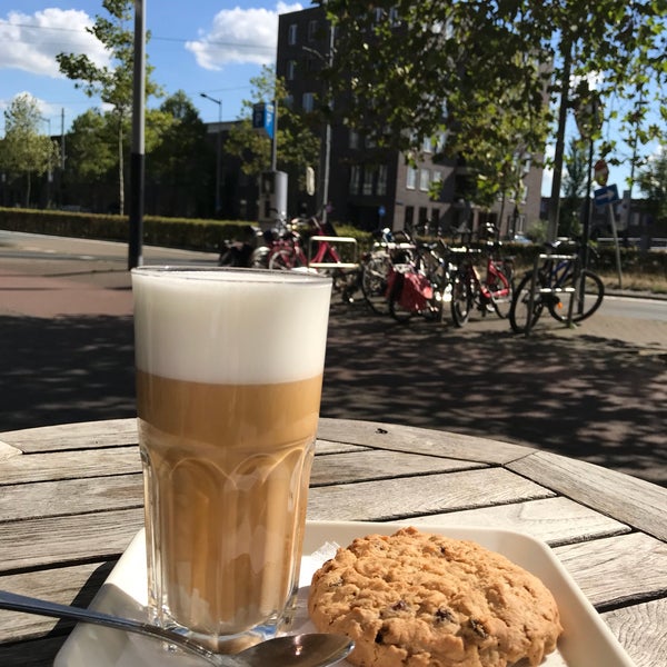 8/17/2018에 Emiel H.님이 Espressofabriek IJburg에서 찍은 사진