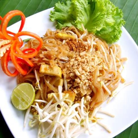 Das Foto wurde bei Sunisa&#39;s Thai Restaurant von Sunisa&#39;s Thai Restaurant am 9/9/2014 aufgenommen