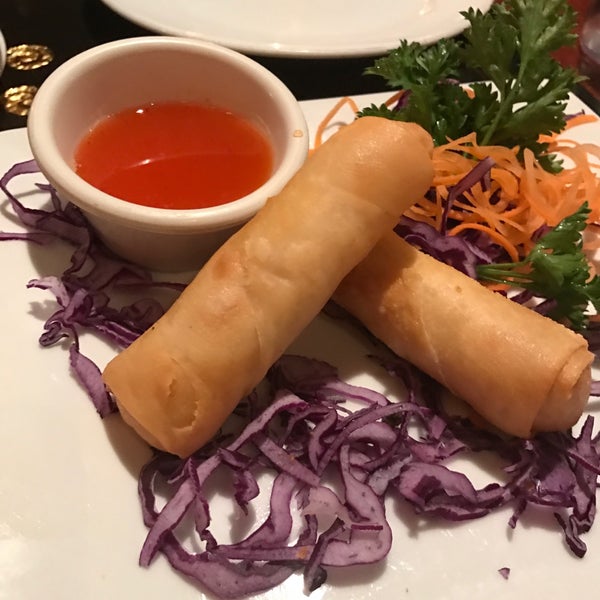 Foto tomada en Thai Tanium Restaurant  por Vikram el 2/12/2017