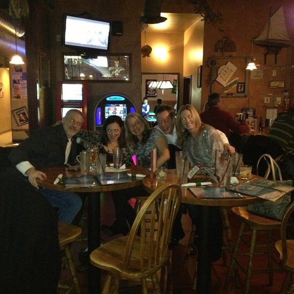 2/3/2013 tarihinde Vito B.ziyaretçi tarafından Lazy Chameleon Bar &amp; Grill'de çekilen fotoğraf