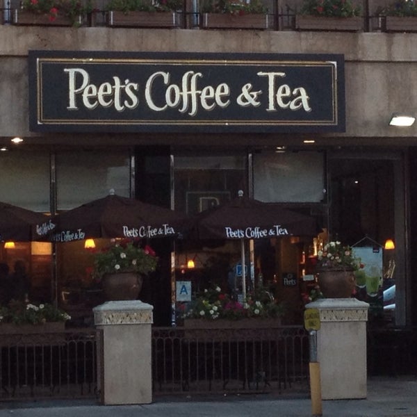 Foto tirada no(a) Peet&#39;s Coffee &amp; Tea por Cameron S. em 7/16/2013