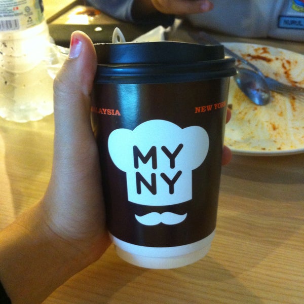 รูปภาพถ่ายที่ MYNY CAFE โดย Nabilah R. เมื่อ 1/30/2015