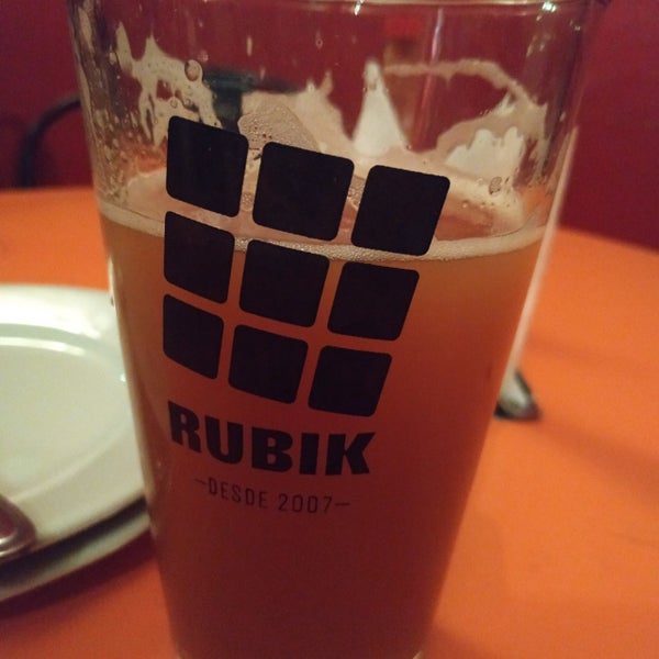 รูปภาพถ่ายที่ Rubik Restobar โดย Racuna M. เมื่อ 2/21/2020
