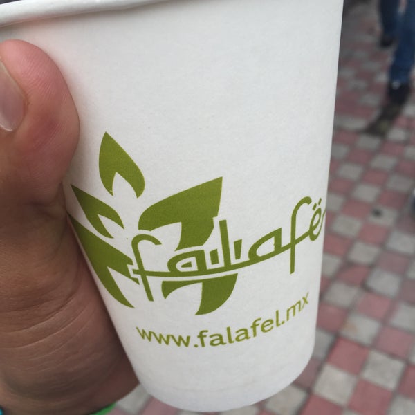 รูปภาพถ่ายที่ Falafel โดย Osvaldo L. เมื่อ 3/17/2015