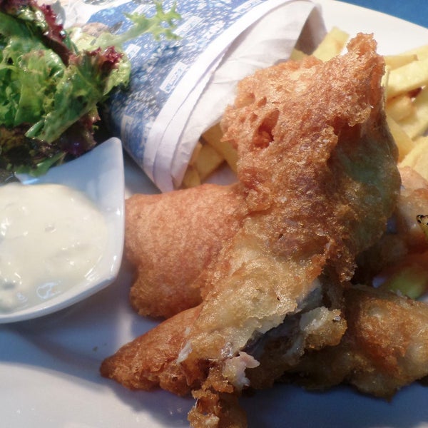 Fresh Snapper fillets, beer battered, hand cut fries, salad, grilled lemon, sauce gribiche. Really yummy lunch