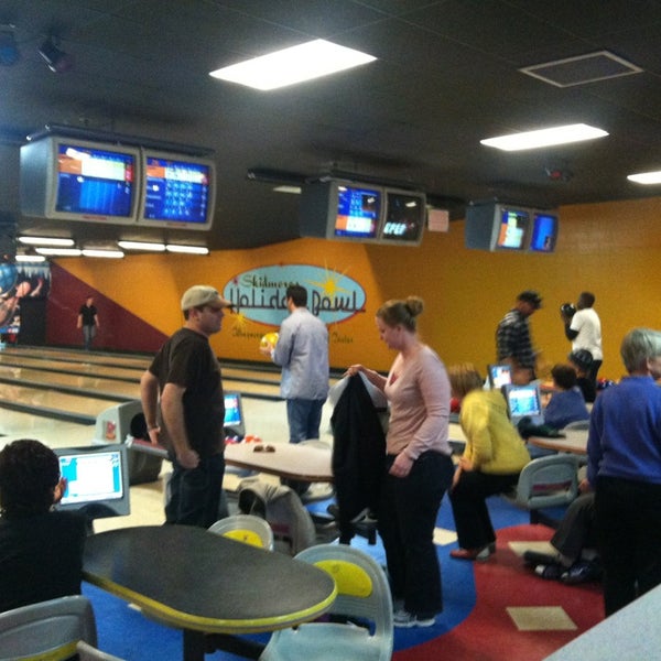 Photo taken at Skidmore&#39;s Holiday Bowl by Rachel H. on 2/10/2013