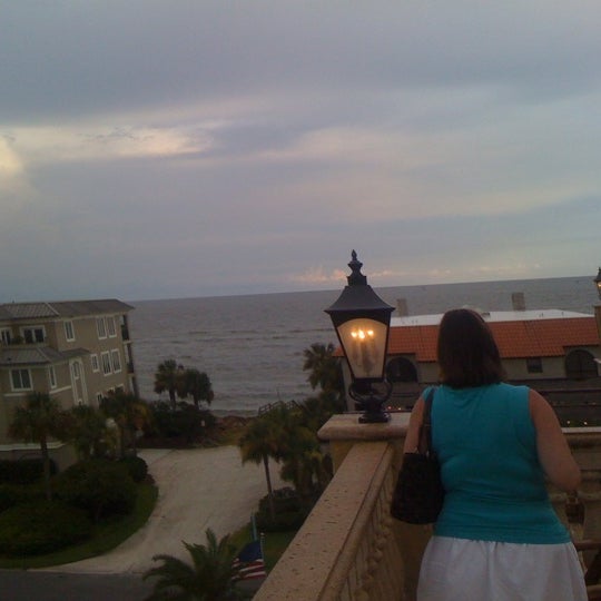 รูปภาพถ่ายที่ Ocean Lodge Resort โดย Brad เมื่อ 7/18/2012