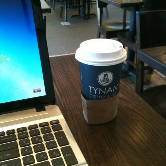 Снимок сделан в Tynan Coffee &amp; Tea пользователем Kourtney Y. 5/10/2012