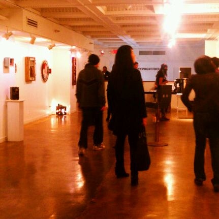 Photo prise au Spring Arts Tower par Nic Cha K. le2/10/2012