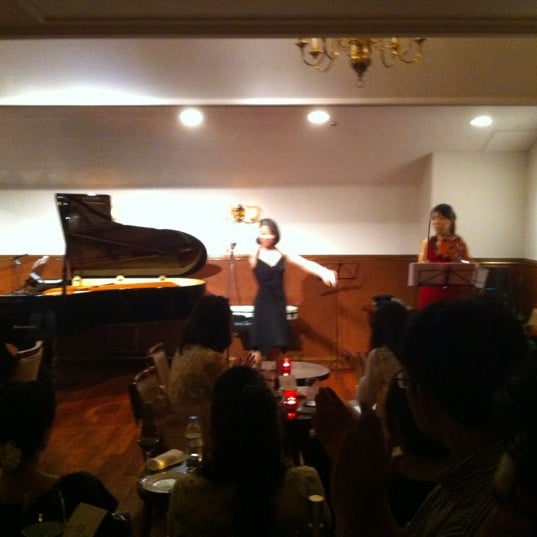 Photos At サロン ドゥ アヴェンヌ 梅田 1 Tip From 17 Visitors