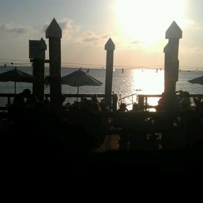 Foto tirada no(a) Lobo Del Mar Cafe por Krystha D. em 5/28/2012