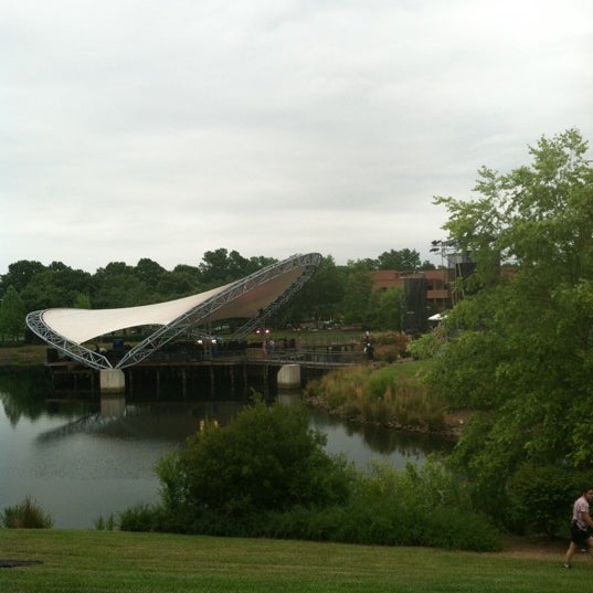 Freedom park charlotte north carolina. Freedom park charlotte north carolina. Необычные стеллы. Архитектурная стелла. Парк симфония.