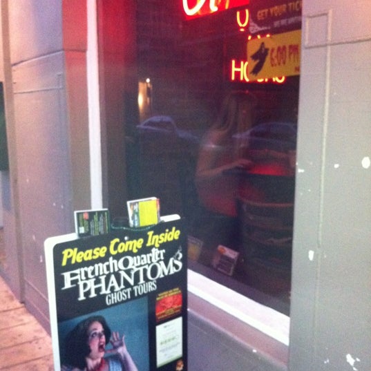Foto tomada en French Quarter Phantoms Ghost Tour  por Mallory M. el 4/8/2012