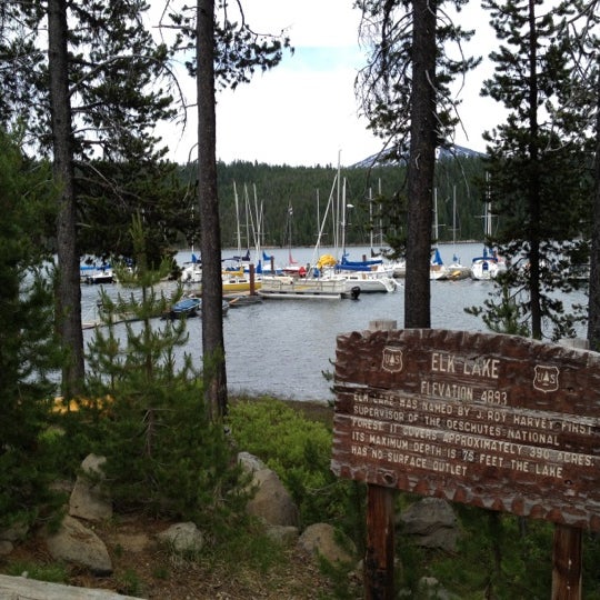 Das Foto wurde bei Elk Lake Resort and Marina von Christy A. am 7/16/2012 aufgenommen