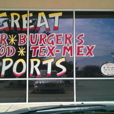 Снимок сделан в No Frills Grill &amp; Sports Bar - Fort Worth пользователем Catheleen J. 2/12/2012