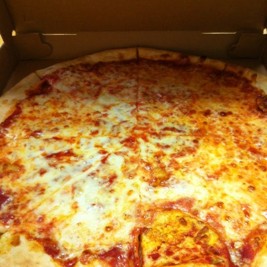Пицца лысьва. Пицца улыбка Микеланджело. Микеланджело с пиццей. Michelangelo with pizza.