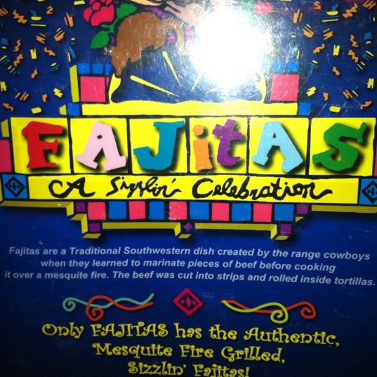 รูปภาพถ่ายที่ Fajitas: A Sizzlin&#39; Celebration โดย Julie C. เมื่อ 7/8/2012