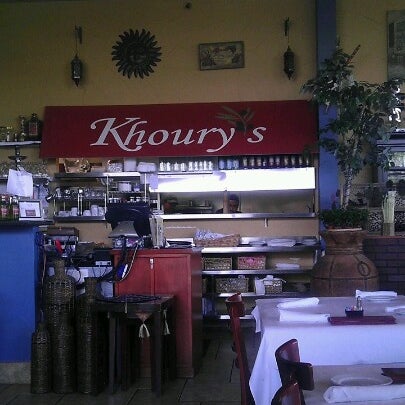 Foto diambil di Khoury&#39;s Mediterranean Restaurant oleh Stephanie Y. pada 8/1/2012
