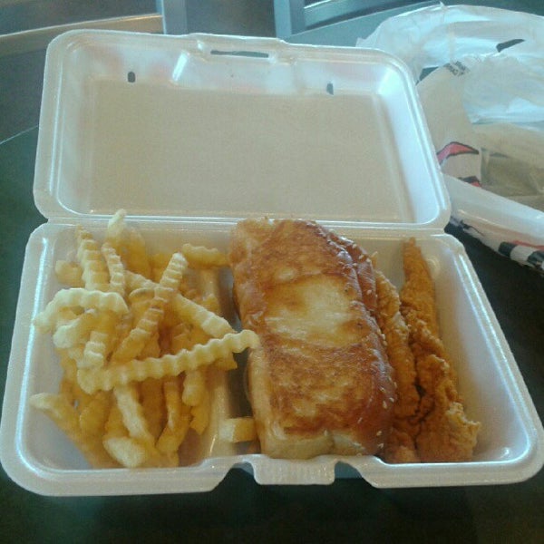 Photo taken at Raising Cane&#39;s Chicken Fingers by Robert R. on 8/19/2012
