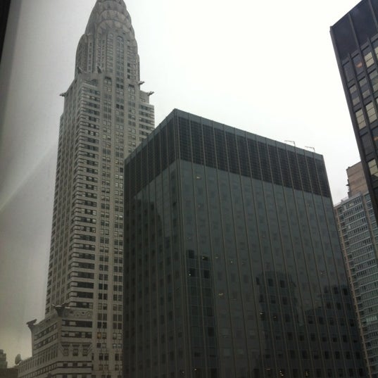 Das Foto wurde bei The New York Helmsley Hotel von Heidi S. am 5/3/2012 aufgenommen