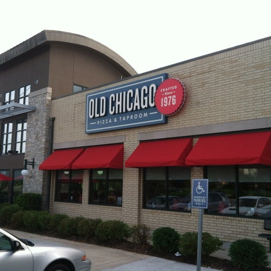 Old Chicago Pizza Place in Eden Prairie
