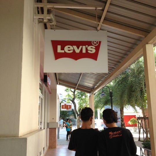 levi's at premium outlets