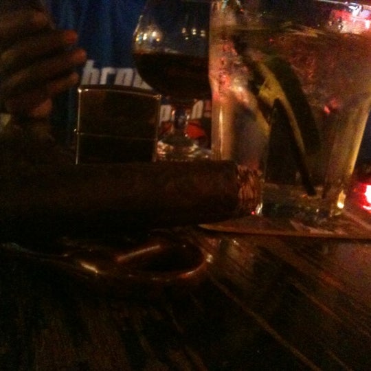 Foto diambil di Highland Cigar Co. oleh Danny W. pada 6/8/2012