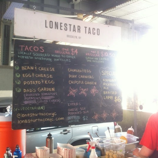 Foto diambil di Lonestar Taco oleh Anil D. pada 9/9/2012