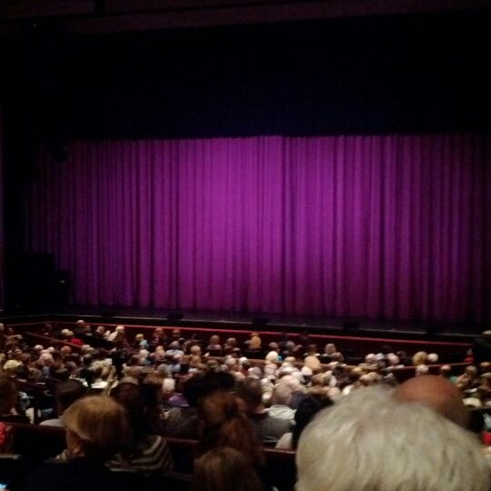 Foto tirada no(a) Van Wezel Performing Arts Hall por Simply S. em 2/21/2012