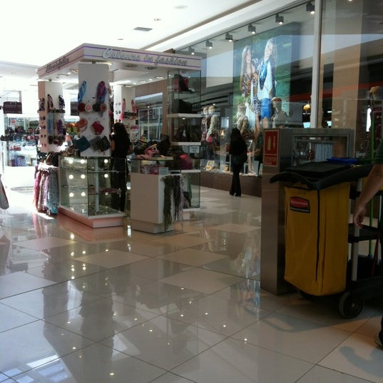 Photo taken at Costa Urbana Shopping by Made v. on 2/26/2012