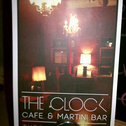 Foto tirada no(a) The Clock Bar por Charlie M. em 9/7/2012
