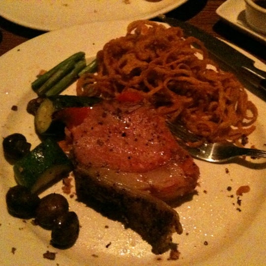 Foto diambil di The Keg Steakhouse + Bar - Hunt Club oleh Brian B. pada 6/24/2012